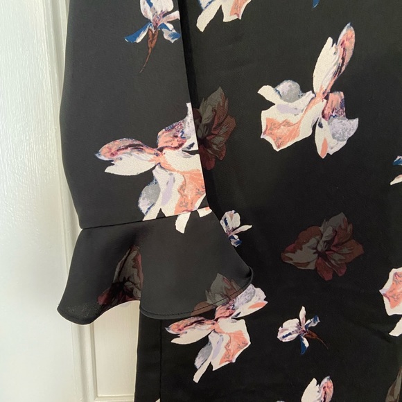 Banana Republic Floral Shift Dress - Picture 2 of 2